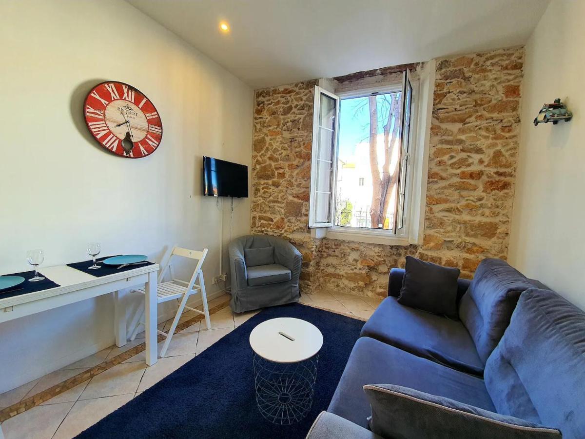 Freshly Tastefully Renovated Apartments In Heart Of Old Antibes Exterior photo